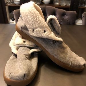 TOMS Gray Fur Lined Booties